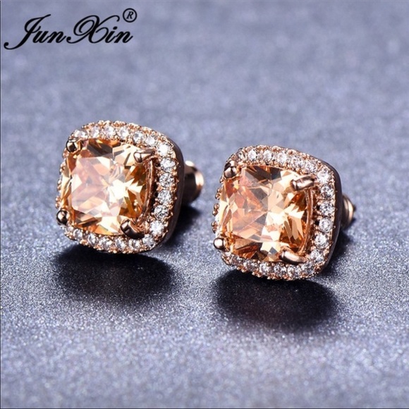 Jewelry - NEW.LAST ONE🎁14 K rose gold princess cut💕
